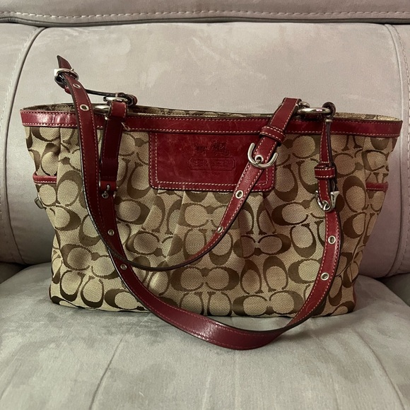 Coach Handbags - Coach shoulder bag